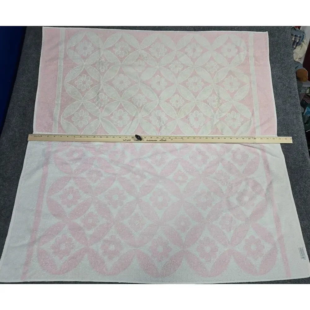 Set of Fashion Manor Decorator Collection Pink & White Floral Cotton Bath Towel